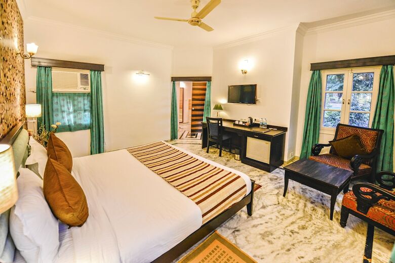 Hotel Amantra Shilpi Resort