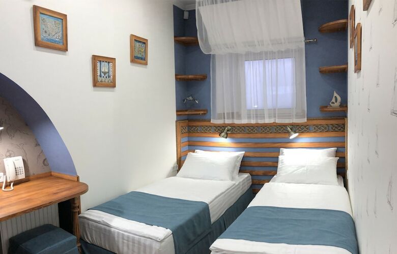 Lucky Ship. Art Hotel