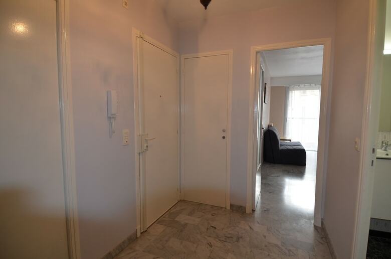 Apartment 4 Persons Near Train Station Acropolis District In Nice