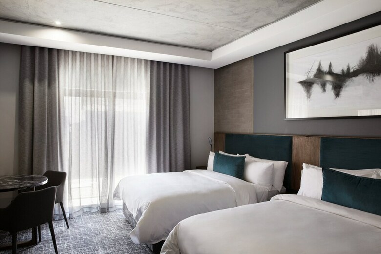 Hotel The Capital Melrose