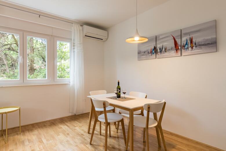 City Apartment Near ?njan Beach