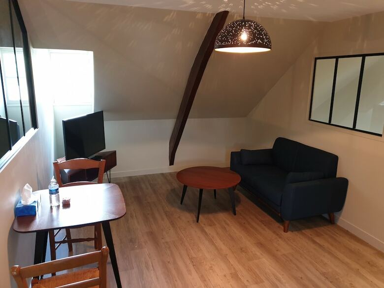 Au Loup Historic Apartments