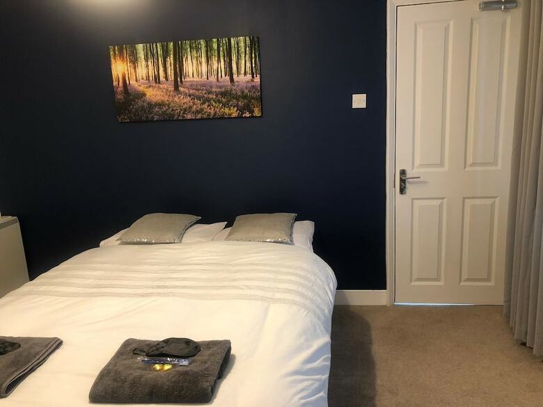 Hotel Elegant Rooms In A Quiet Location