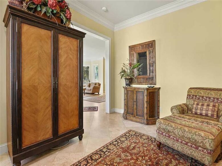 Collier Court 3 - Six Bedroom Home