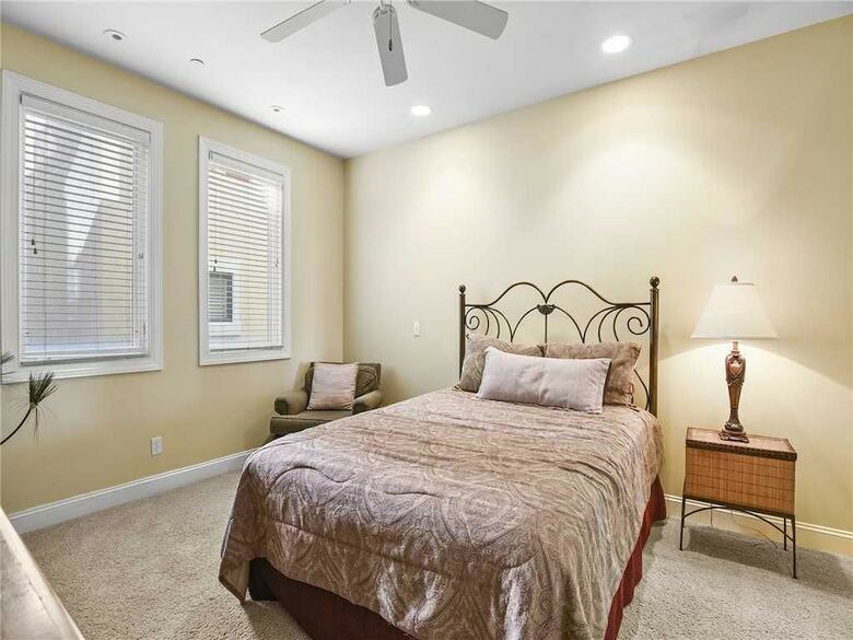 Collier Court 3 - Six Bedroom Home