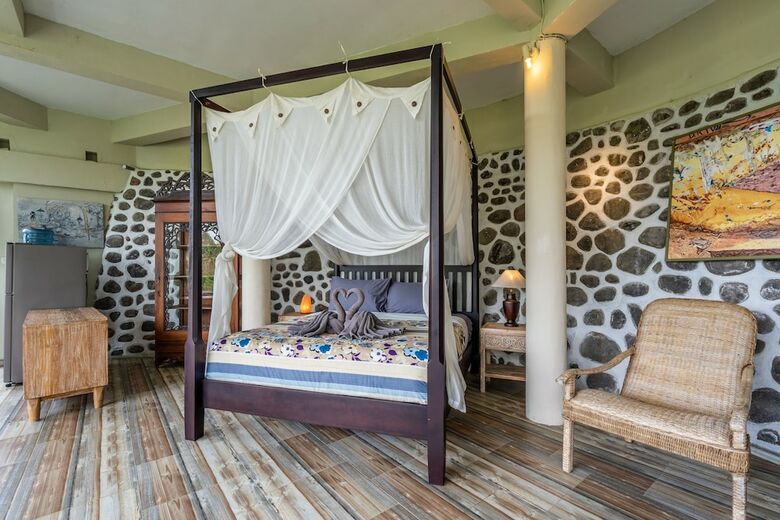 Tirta Asri Ubud Villa