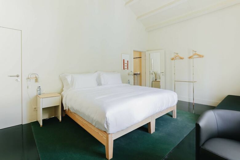 Bed & Breakfast Duas Portas Townhouse