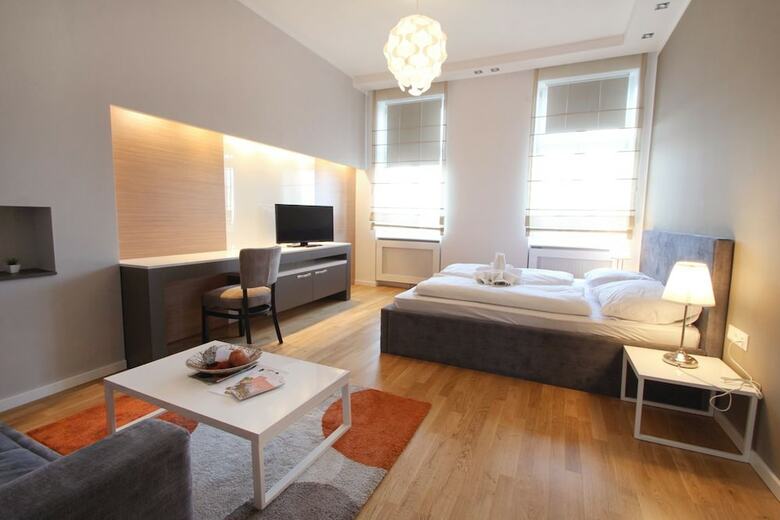 Christiano Apartments