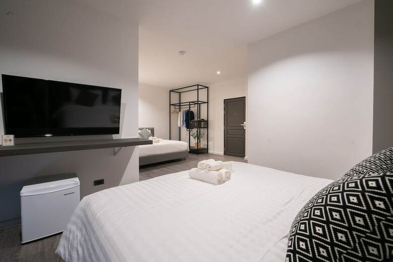 Hotel Kowtha  Rivertel