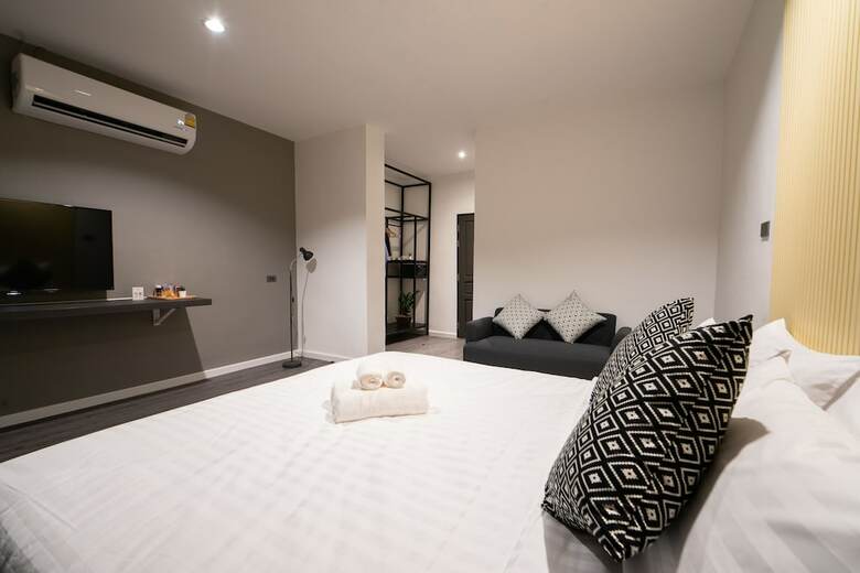 Hotel Kowtha  Rivertel