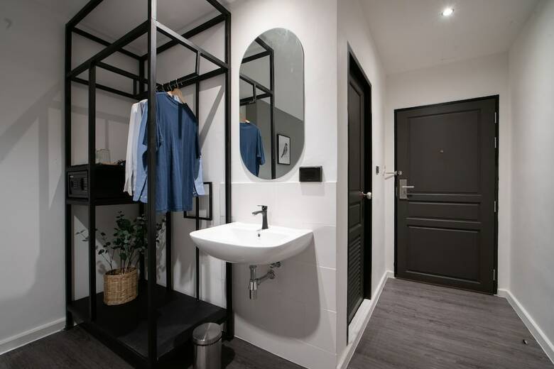 Hotel Kowtha  Rivertel