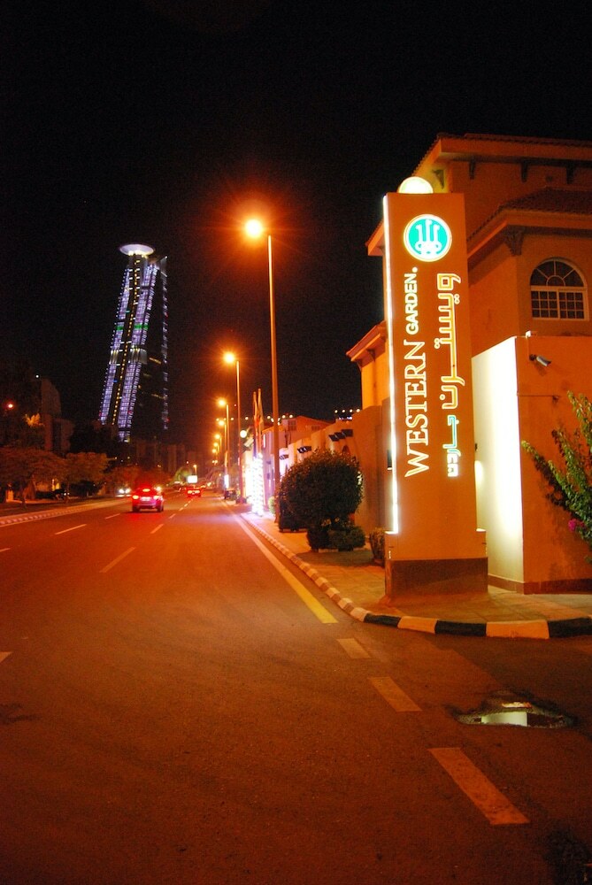 Villa Western Garden Hotel