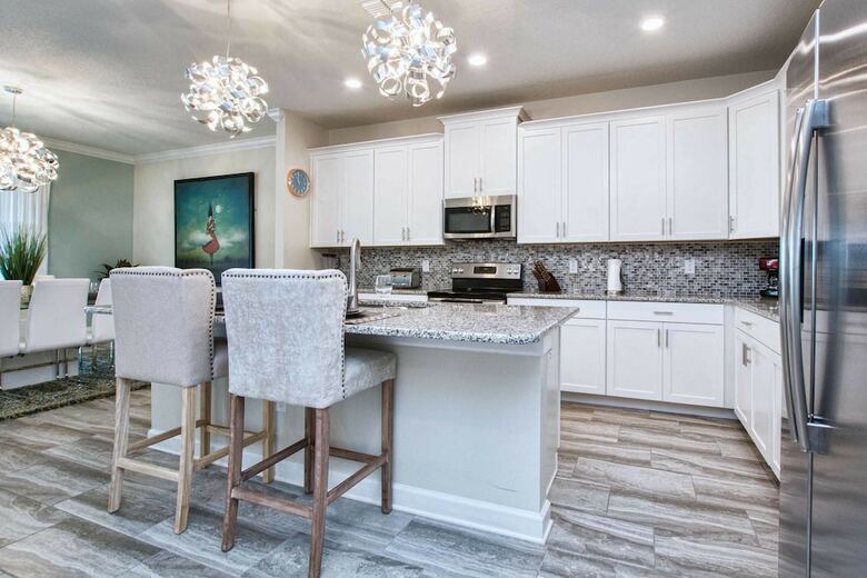 Storey Lake- 6 Bedroom Pool Home- 1668st