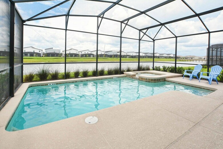 Storey Lake- 6 Bedroom Pool Home- 1668st