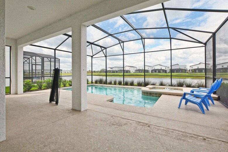 Storey Lake- 6 Bedroom Pool Home- 1668st