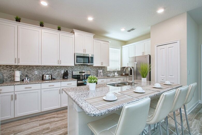 Storey Lake-5 Bedroom Pool Home-1663st