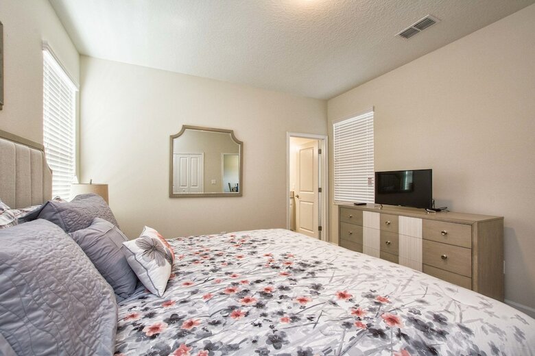 Storey Lake-5 Bedroom Pool Home-1663st