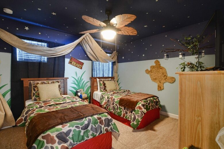 Storey Lake-5 Bedrooms Home W/pool-1650st