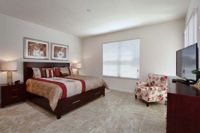 Solterra - 5 Bedrooms House W/pool-7029sr