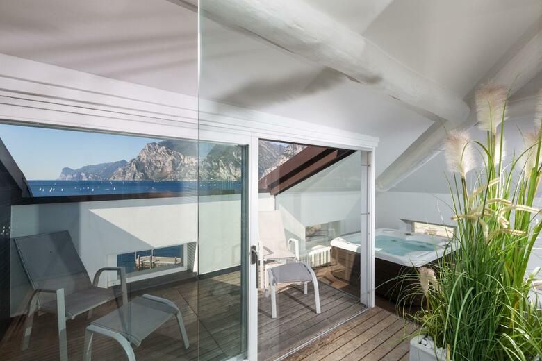 Hotel Lago Di Garda