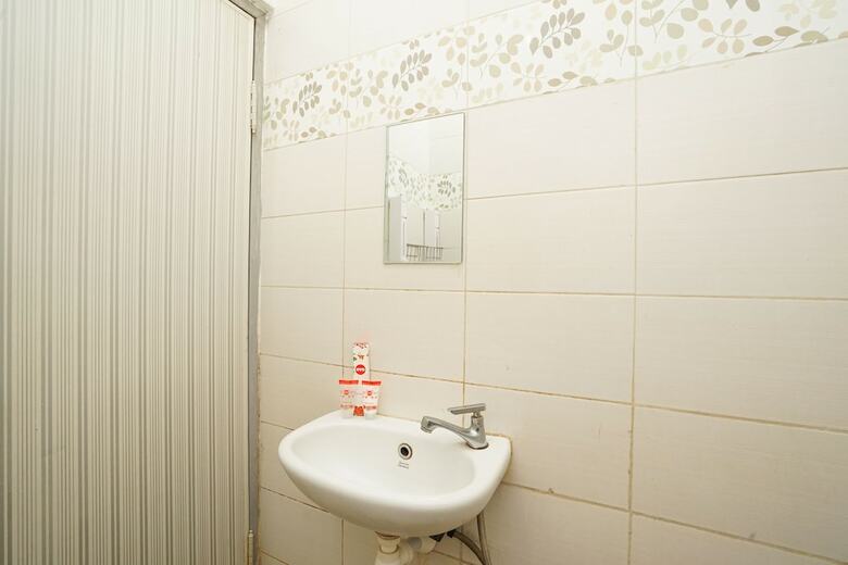 Hotel Oyo 450 Semampir Residence