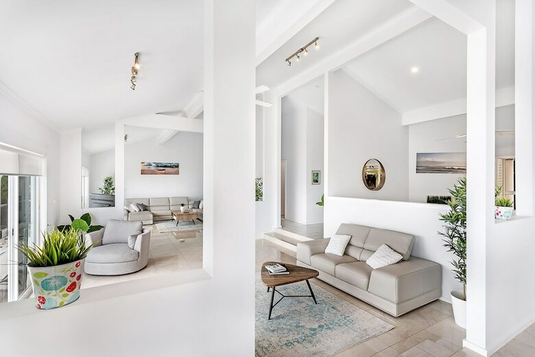 Randall Drive, 64