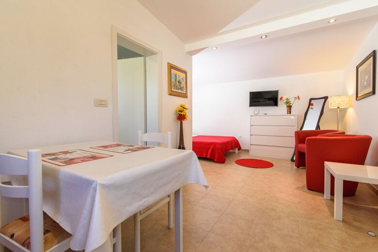 Apartments Beba - Peaceful Location