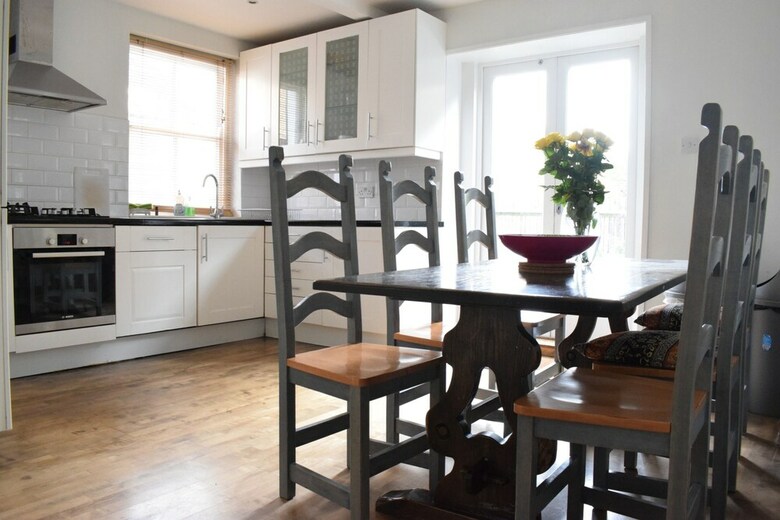 Apartamentos Large 2 Bedroom Garden Flat In Battersea