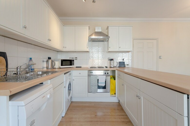 2 Bedroom Apartment In Pimlico London