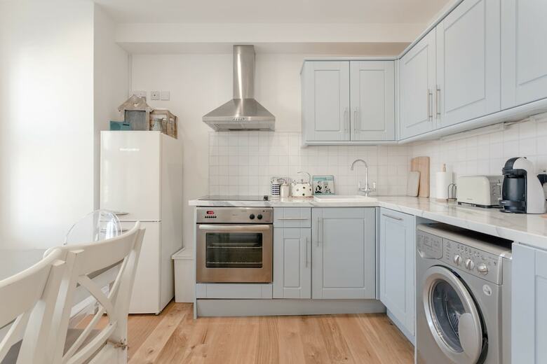 Bright 1 Bedroom Apartment In Wimbledon Park