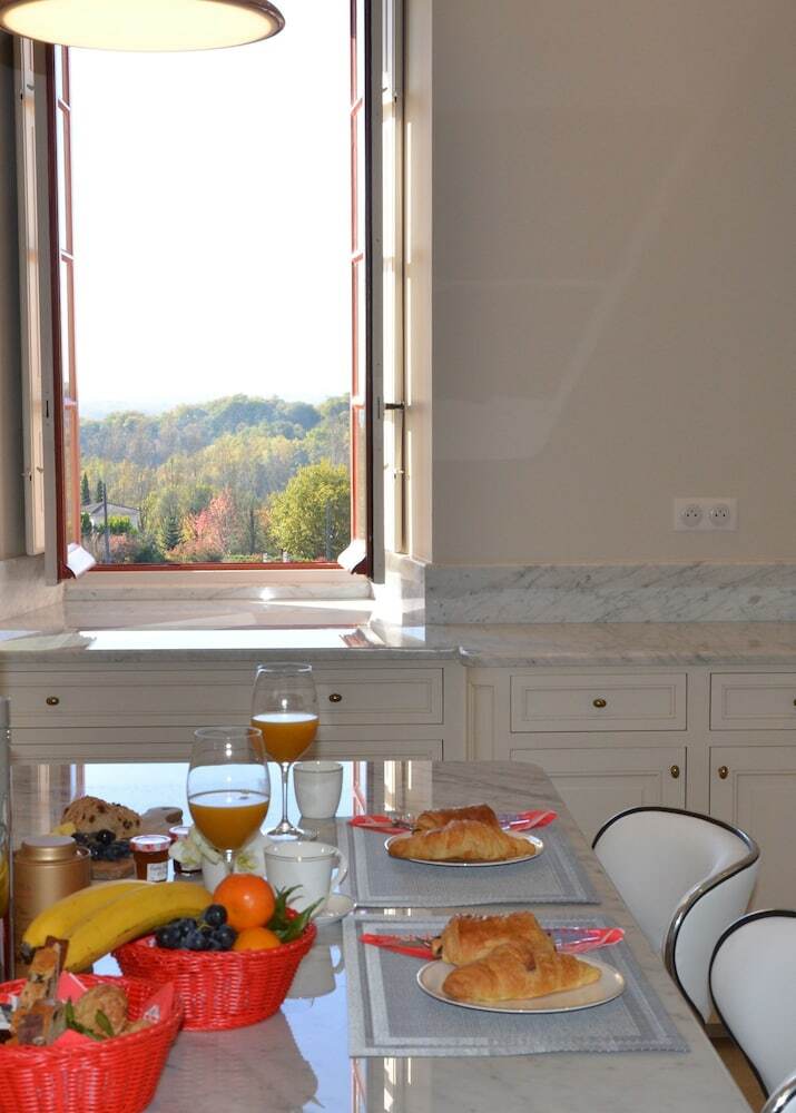 Bed & Breakfast Chambres D'h�tes Ch�teau Renon
