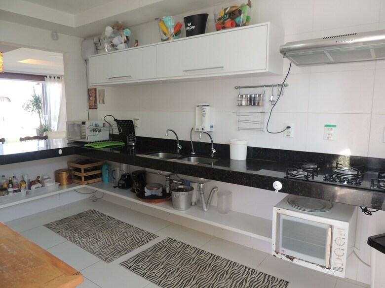 �tima Casa Com Vista Para A Praia de Manguinhos