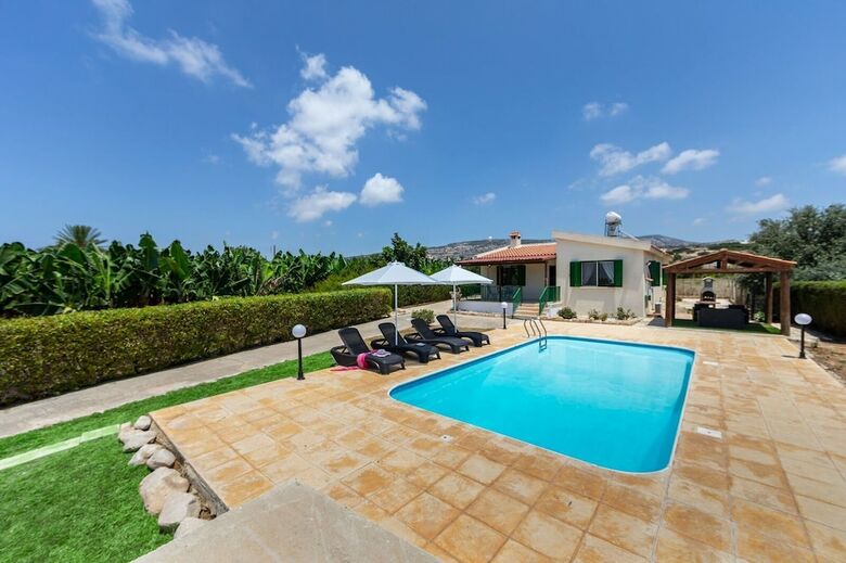 Villa Xenia - Near Coral Bay Beach