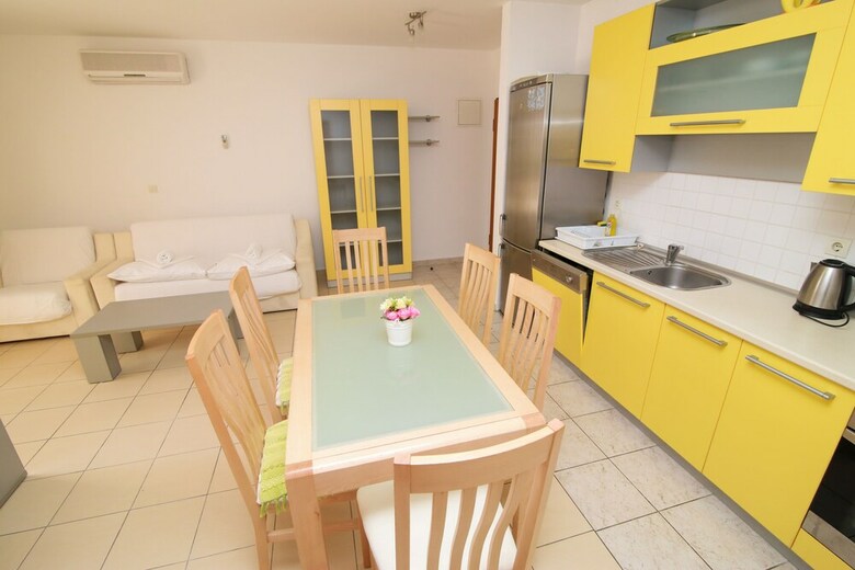 Apartments Mara