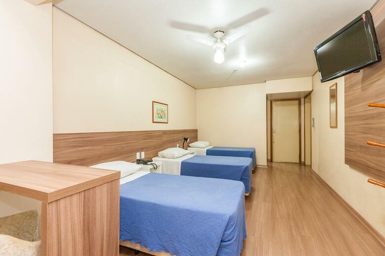 Tri Hotel Poa
