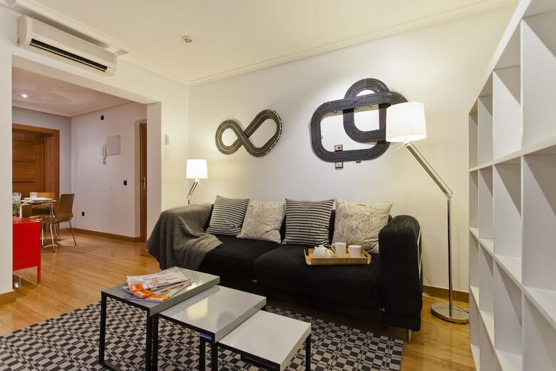 A Stylish And Cozy One Bedroom Apartment