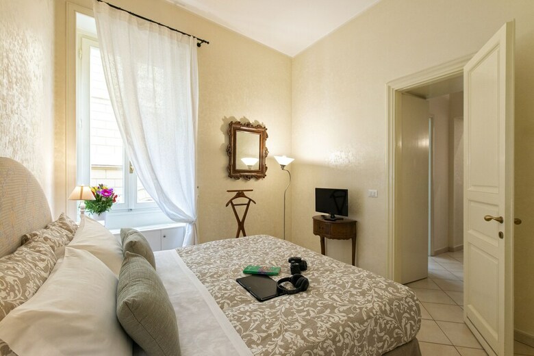 Rome Trevi Fountain Apartment