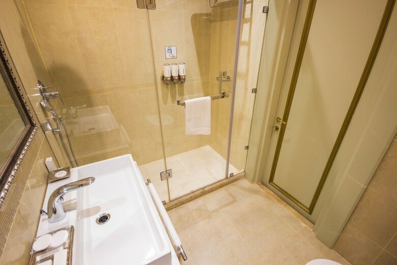 Hotel Sapphire Inn