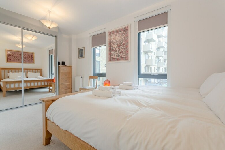 Modern 3 Bedroom Duplex Apartment In Stepney