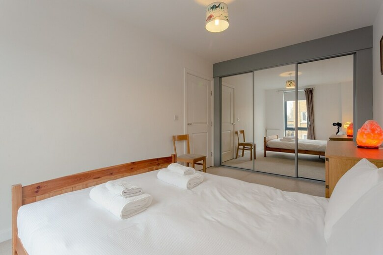Modern 3 Bedroom Duplex Apartment In Stepney