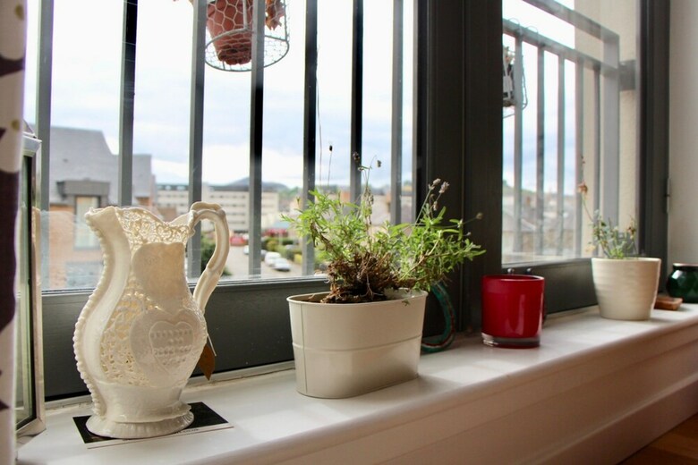 2 Bedroom Edinburgh Apartment In Great Location