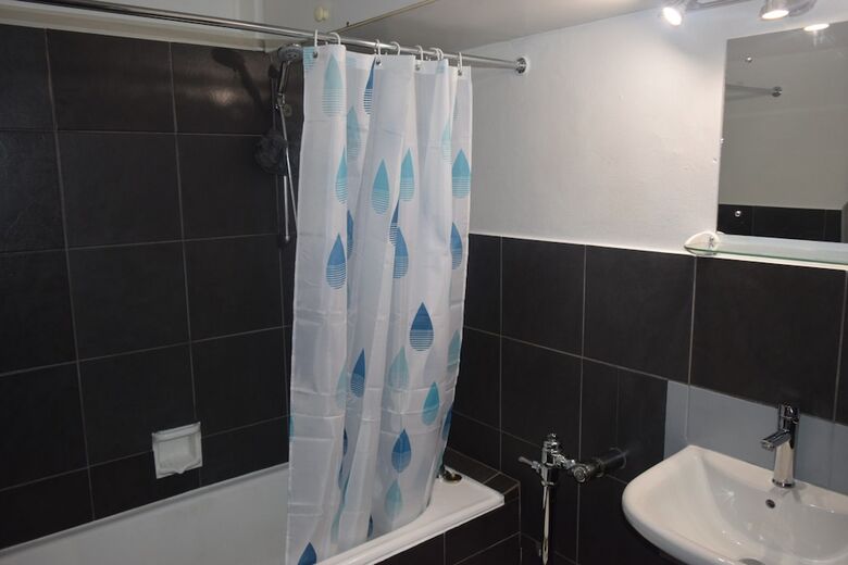 Studio Apartment With Balcony In Central Business District