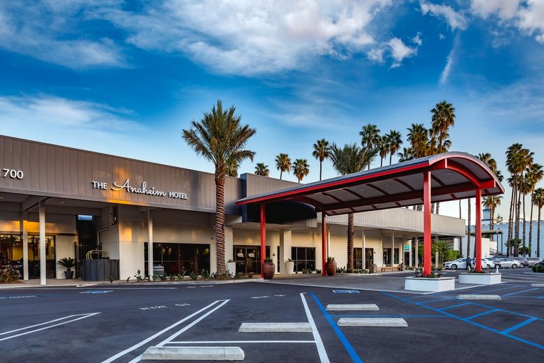 Anaheim Plaza Hotel