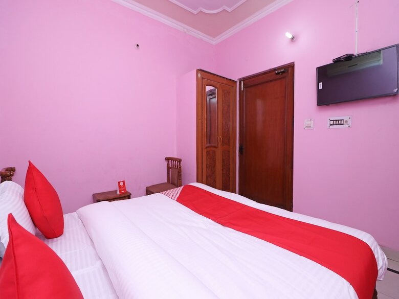 Oyo 26906 Hotel Tarang