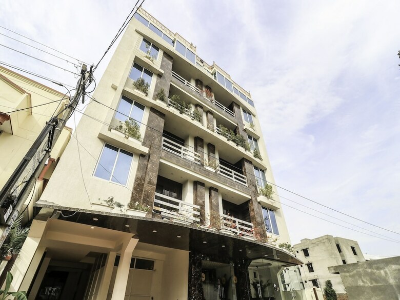 Oyo 28722 The Prince Hotel