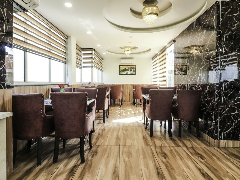 Oyo 28722 The Prince Hotel