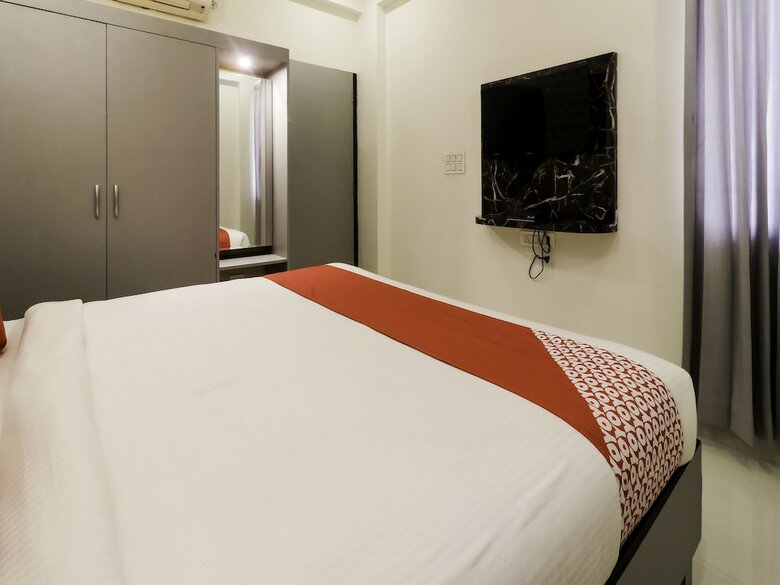 Oyo 28722 The Prince Hotel