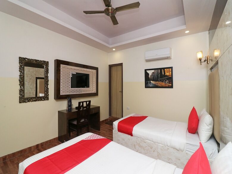 Hotel Oyo 26161 Plazzo Inn