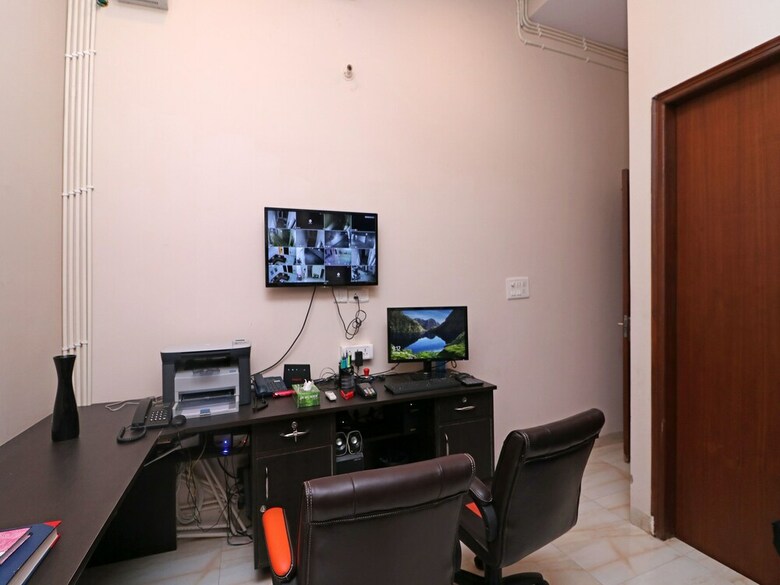 Hotel Oyo 17035 Arkaya