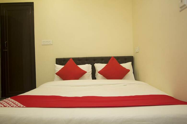 Hotel Oyo 24810 Silver Crescent
